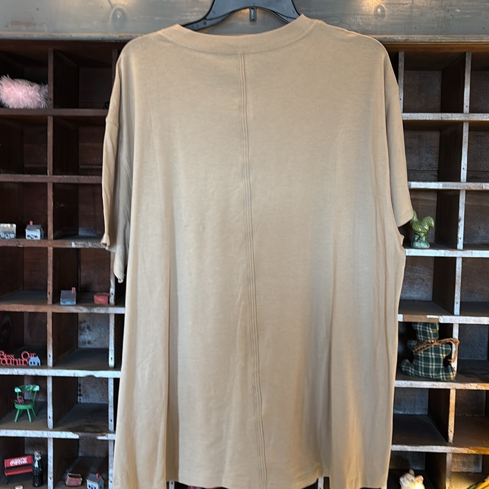 Lululemon Casual Tan Women's Tee NWT - Picture 5 of 7